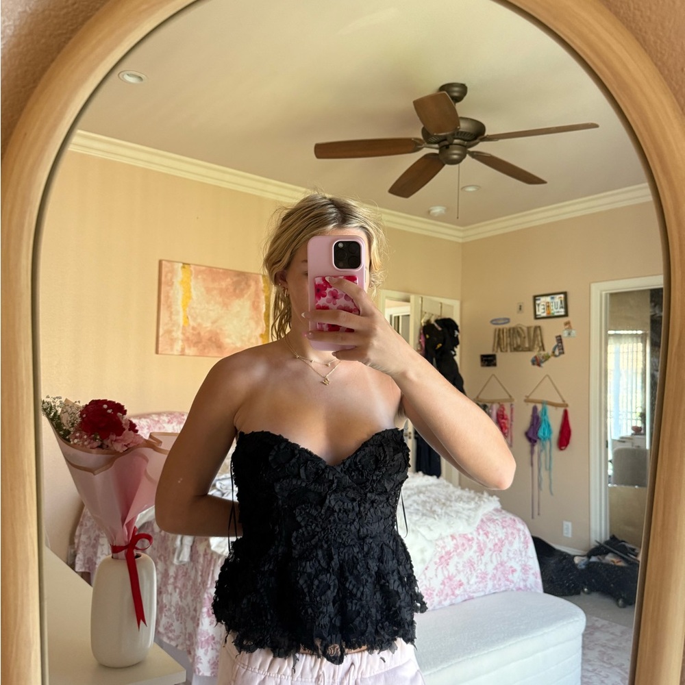 Chic Black Lace Crop Top